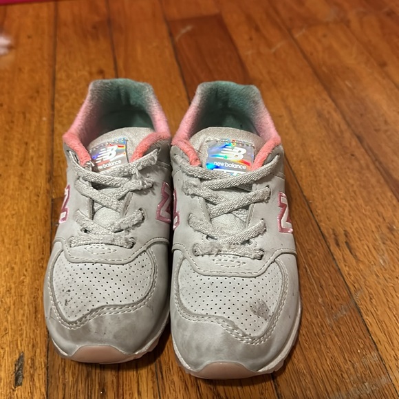 New balance 574 size 10 toddler - Picture 2 of 3